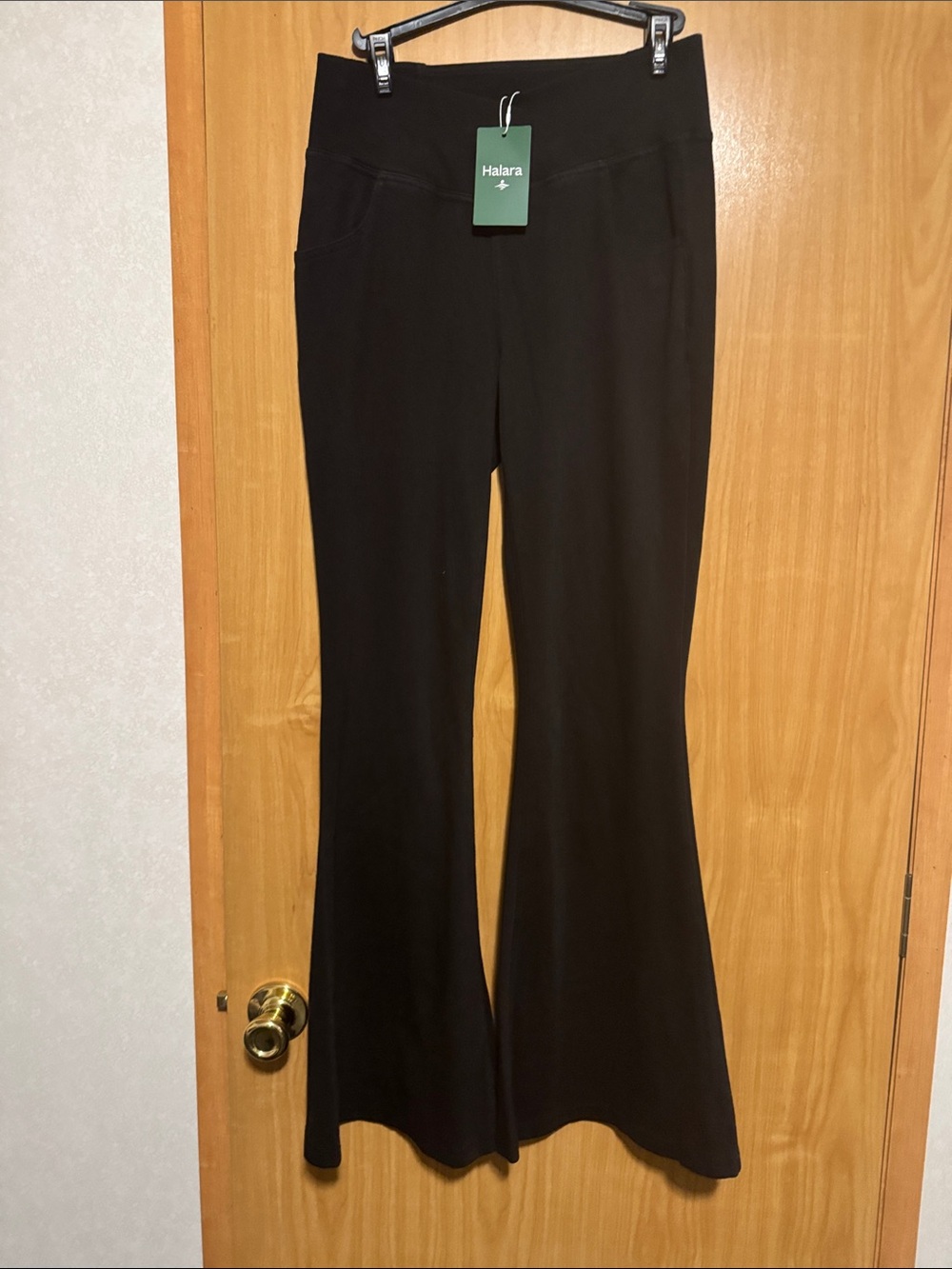 HALARA Black Boot-Cut Flare jeggings